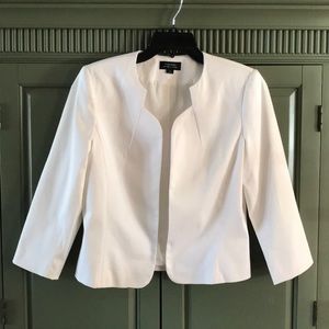 NWOT.  White Open Front Cotton Blend Jacket 6
